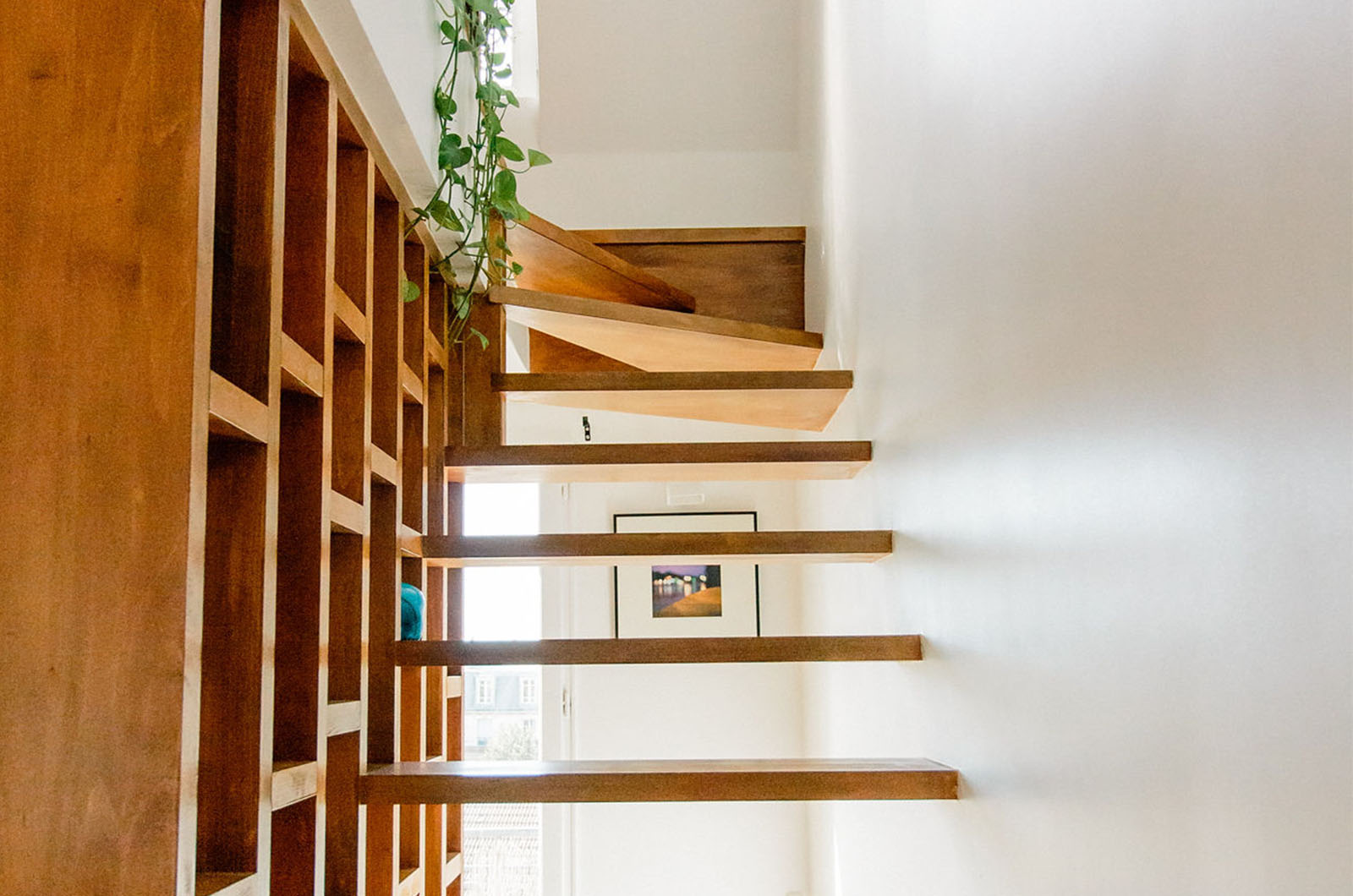 escaliers design en bois, idée original aménagement appartement paris